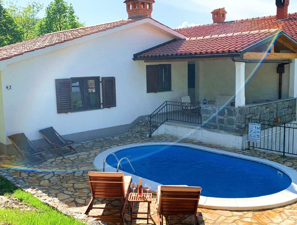 Holiday Home Deni Roč Kültér fotó